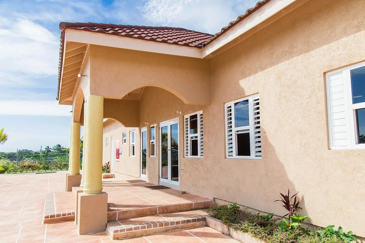 La Casa De Playa Ocho Rios Villa